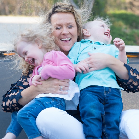 Meet your Posher, Traci - Picture 2 of 4